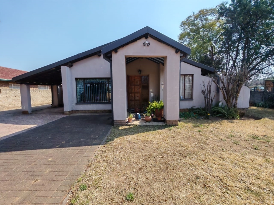 3 Bedroom Property for Sale in Vaalpark Free State